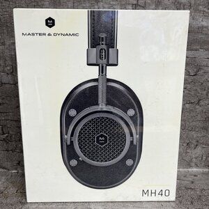 NIB Master & Dynamic MH40 Over Ear Headphones